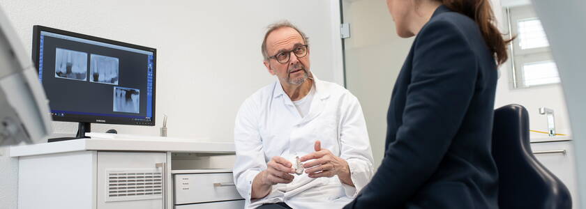 Prof. em. Dr. med. dent. Daniel Buser Prof. em. Dr. med. dent. Daniel Buser